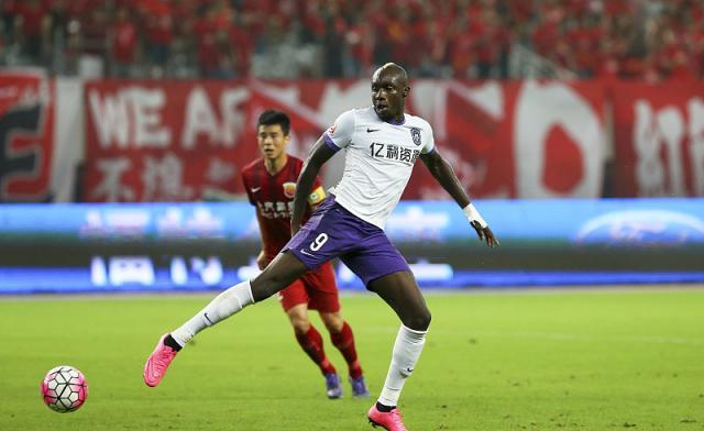 开云体育-中超弃将迪亚涅加盟西布朗 离泰达后还夺土超金靴